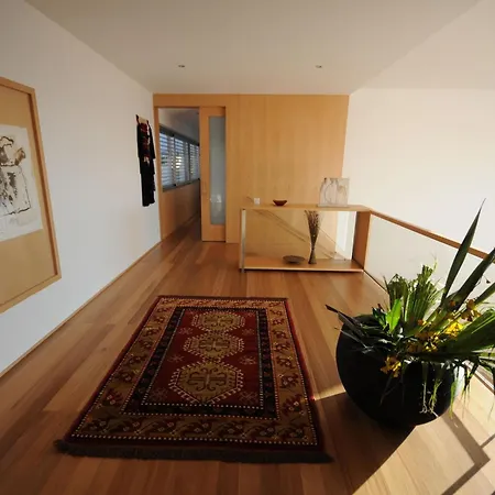 بيت للعطل Moderne Mit Ueberdachtem Pool