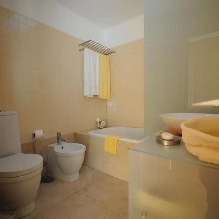 Moderne Mit Ueberdachtem Pool * كامينيا