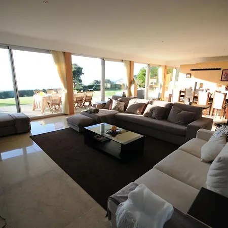 بيت للعطل Moderne Mit Ueberdachtem Pool *