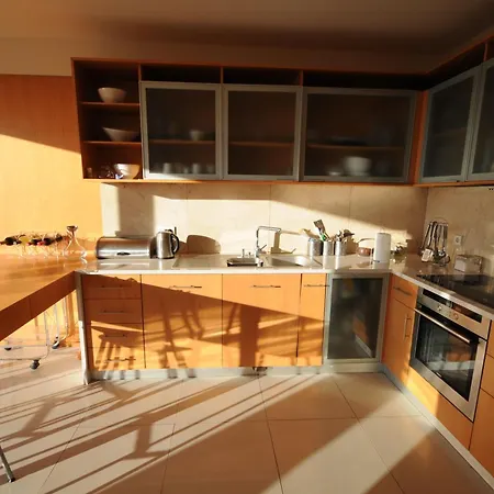 Moderne Mit Ueberdachtem Pool * كامينيا